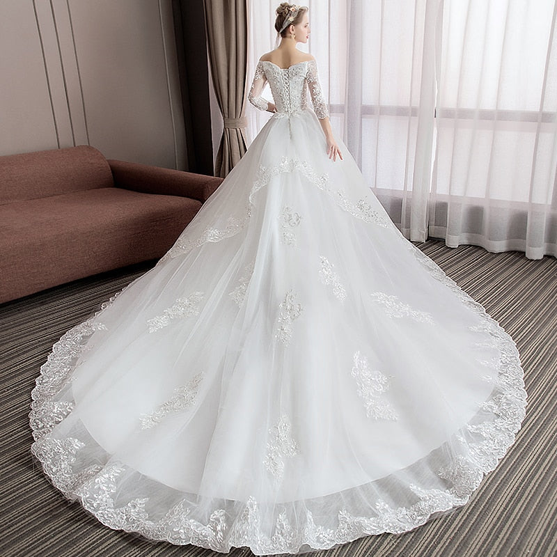 2023 Long Tail Half Sleeve Wedding Dress Princess Wedding Gown Lace V Neck Bridal Dress Plus Size
