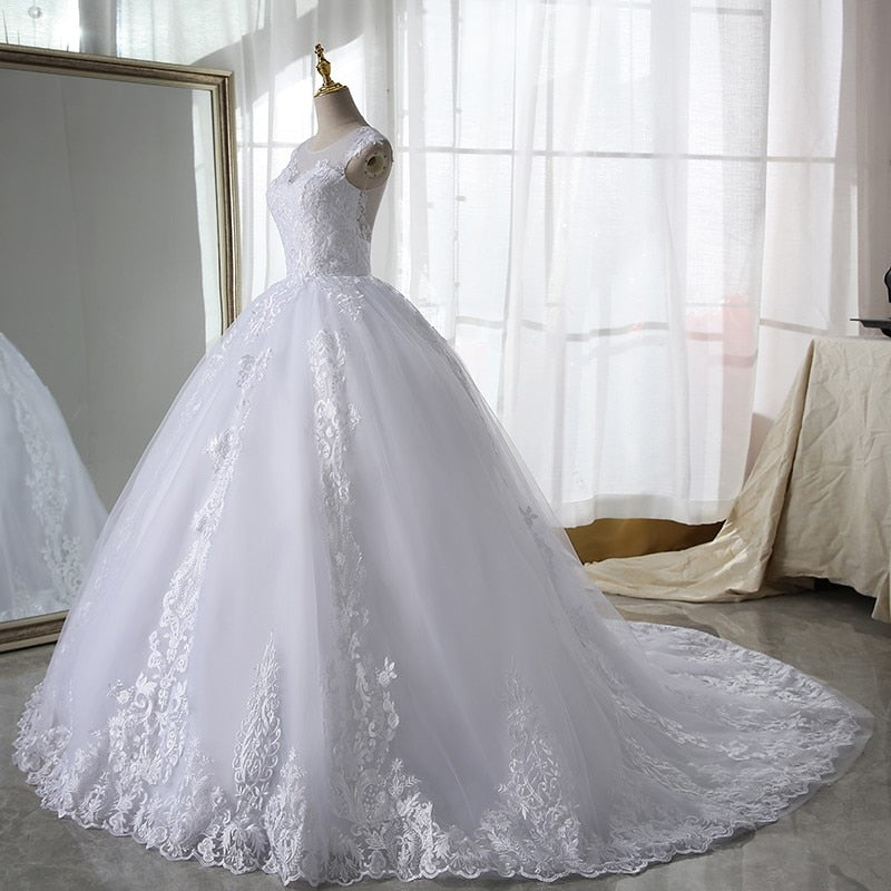 Pure White Lace Wedding Dress With Train Sleeveless Bridal Dress Back Zipper Ball Gown