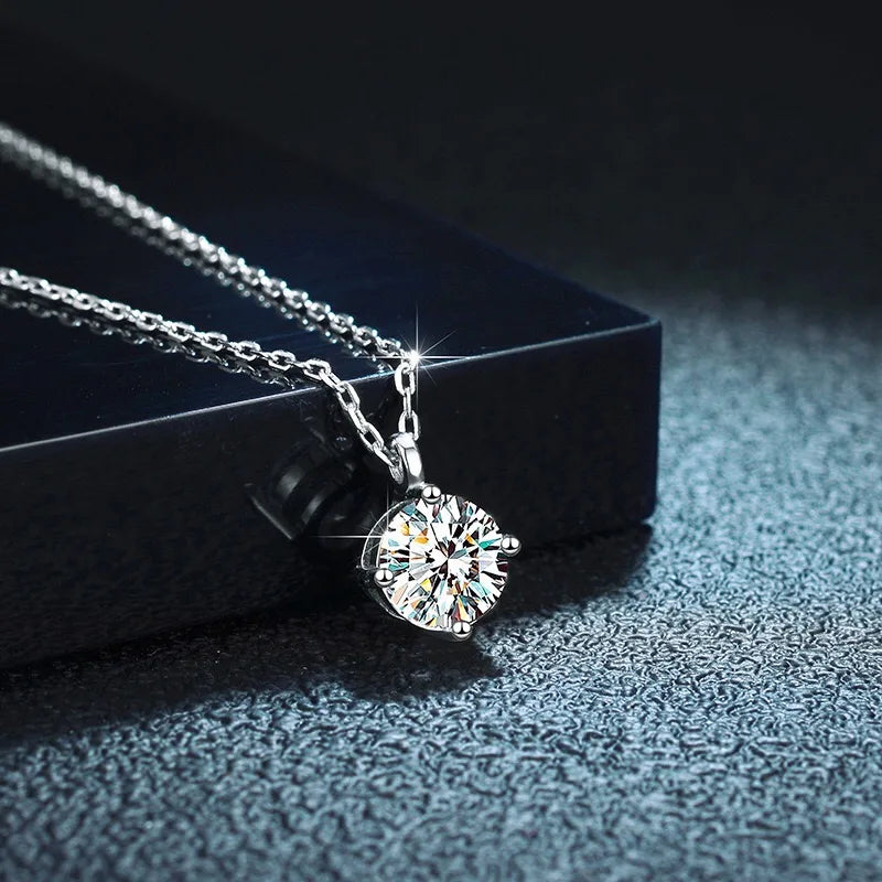 Trendy 925 Sterling Silver 1-3 Carat D Color Moissanite Pendant Necklace