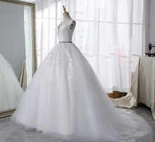 Load image into Gallery viewer, Lace Wedding Dress 2023 Classic V-neck Bridal Dress With Court Train
