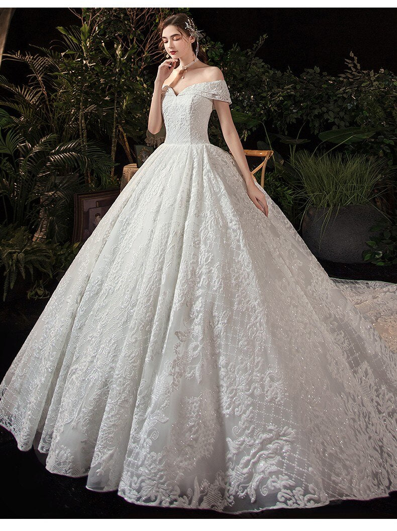 Elegant Boat Neck Wedding Gown With Train Princess Luxury Lace