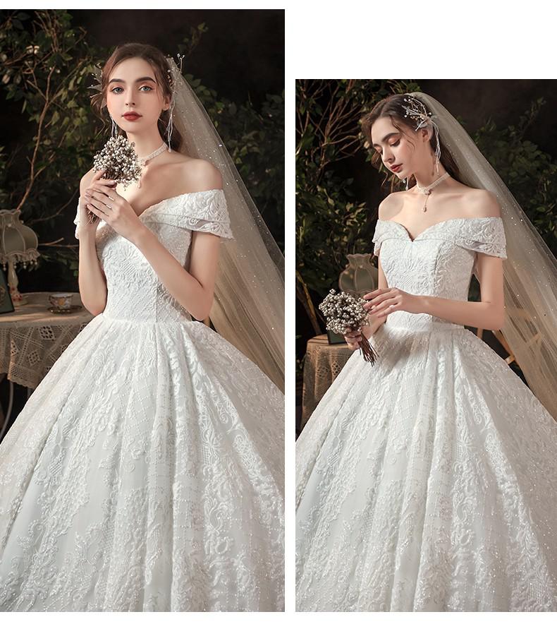 Elegant Boat Neck Wedding Gown With Train Princess Luxury Lace