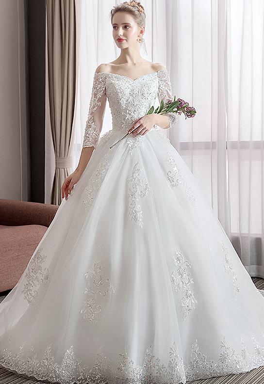 2023 Long Tail Half Sleeve Wedding Dress Princess Wedding Gown Lace V Neck Bridal Dress Plus Size