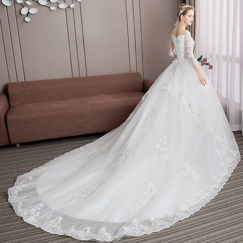 2023 Long Tail Half Sleeve Wedding Dress Princess Wedding Gown Lace V Neck Bridal Dress Plus Size