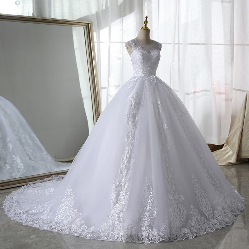 Pure White Lace Wedding Dress With Train Sleeveless Bridal Dress Back Zipper Ball Gown