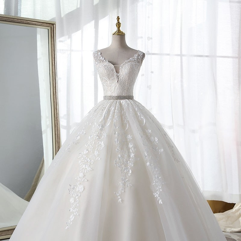 Champagne Wedding Dress With Trian Sexy V-neck Bridal Dress Backless Ball Gown