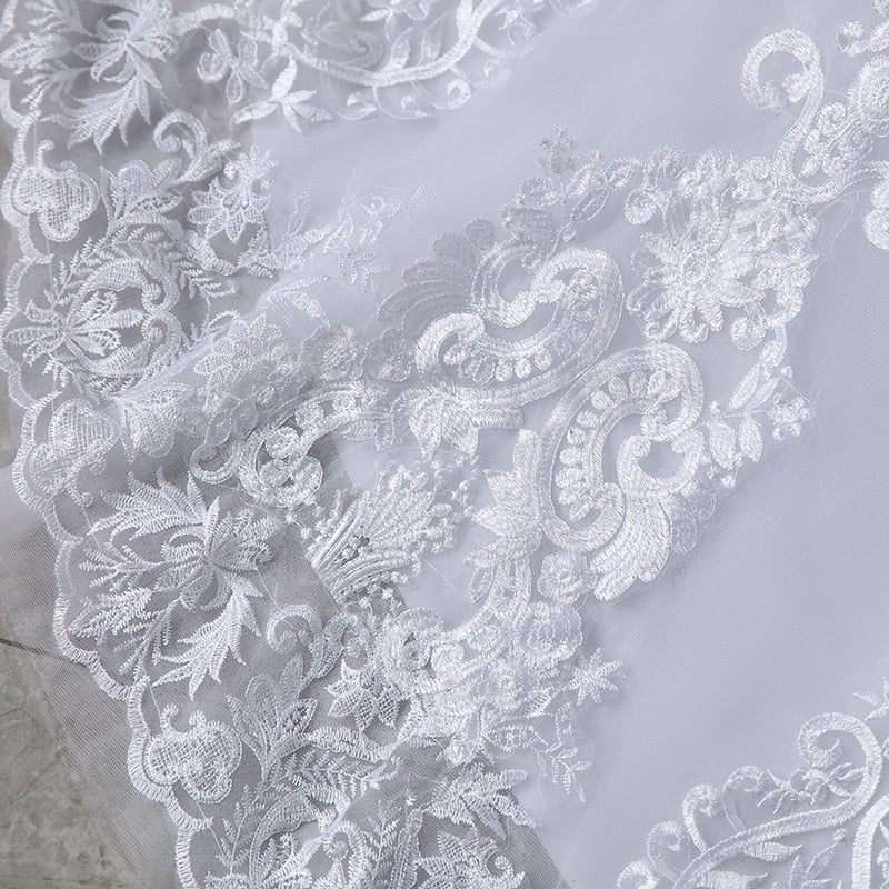 Pure White Lace Wedding Dress With Train Sleeveless Bridal Dress Back Zipper Ball Gown