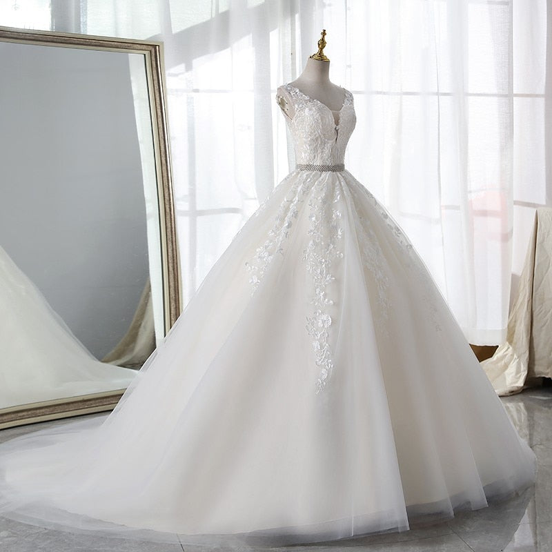 Champagne Wedding Dress With Trian Sexy V-neck Bridal Dress Backless Ball Gown