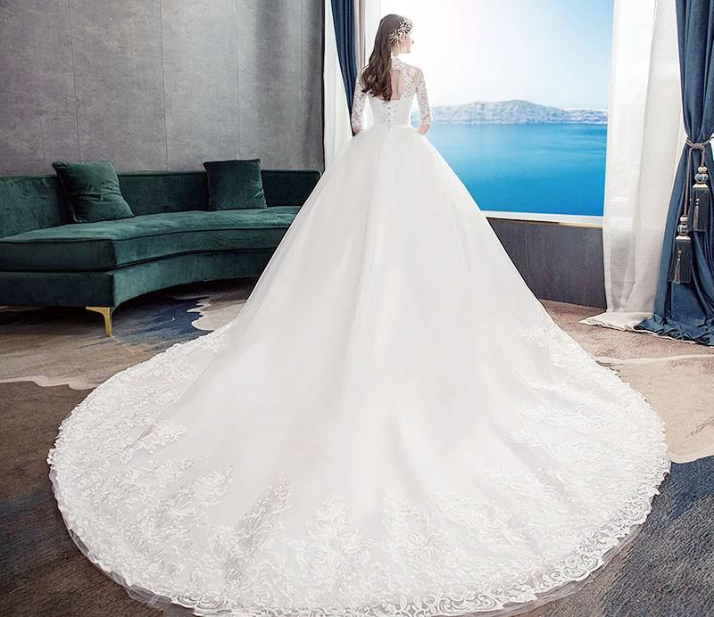 Lace Embroidery Wedding Dress With Big Train 2023 High Neck Half Sleeve Wedding Gown Vintage Bridal Gown