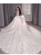 Load image into Gallery viewer, Long Sleeved Vintage Exquisite Wedding Dress Lace Appliques Beading Princess Ball Gown

