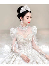 Load image into Gallery viewer, Retro Exquisite Long Sleeves Vintage Lace Appliques Beading Bridal Gown
