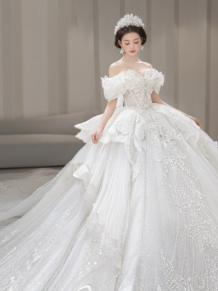 Off The Shoulder Wedding Dress Lace Applique Boat Neck Bridal Dress Ball Gown With A Big Tail