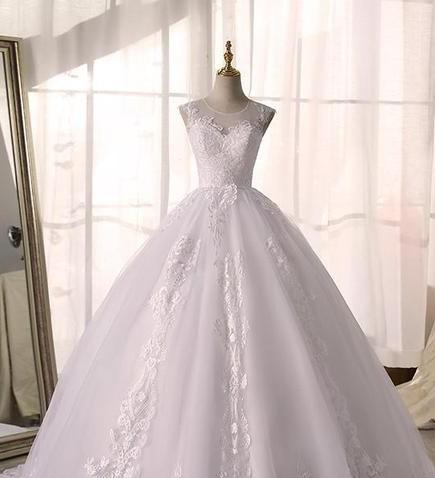 Pure White Lace Wedding Dress With Train Sleeveless Bridal Dress Back Zipper Ball Gown