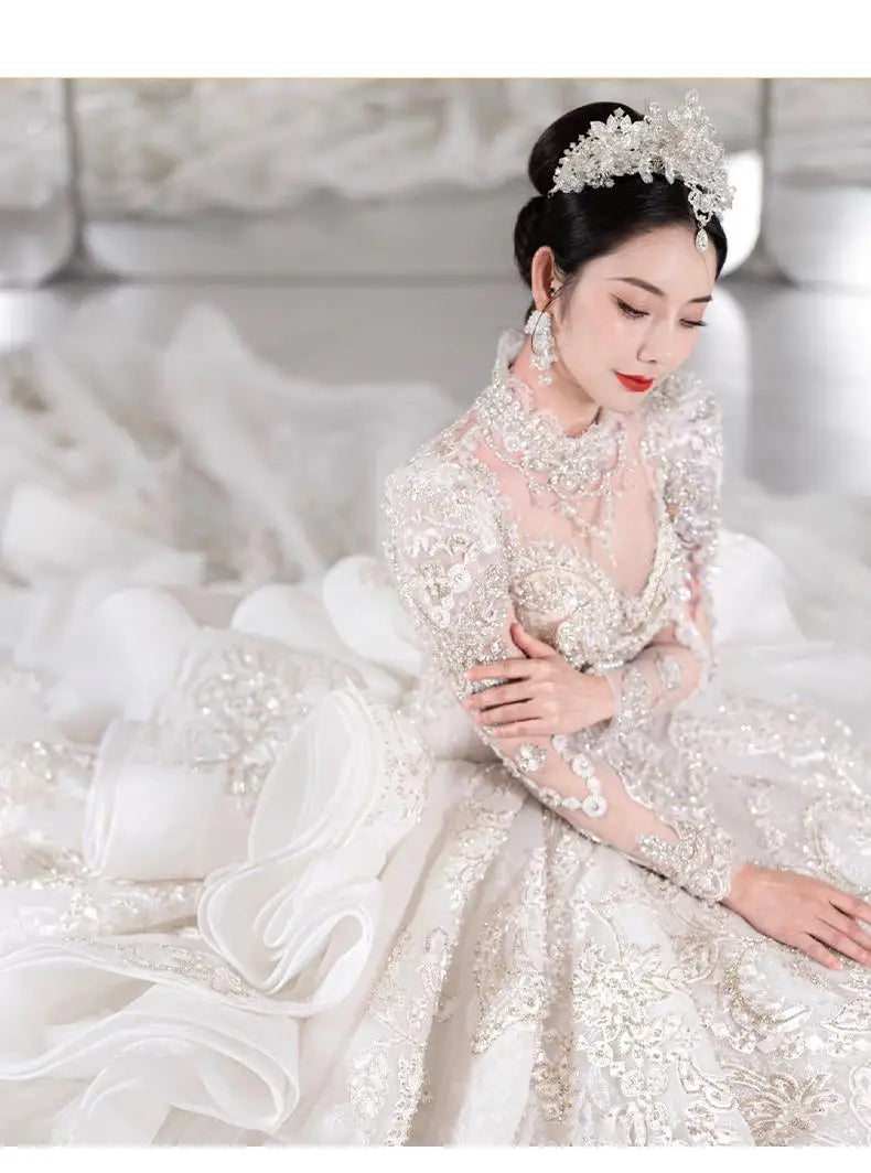 Retro Exquisite Long Sleeves Vintage Lace Appliques Beading Bridal Gown