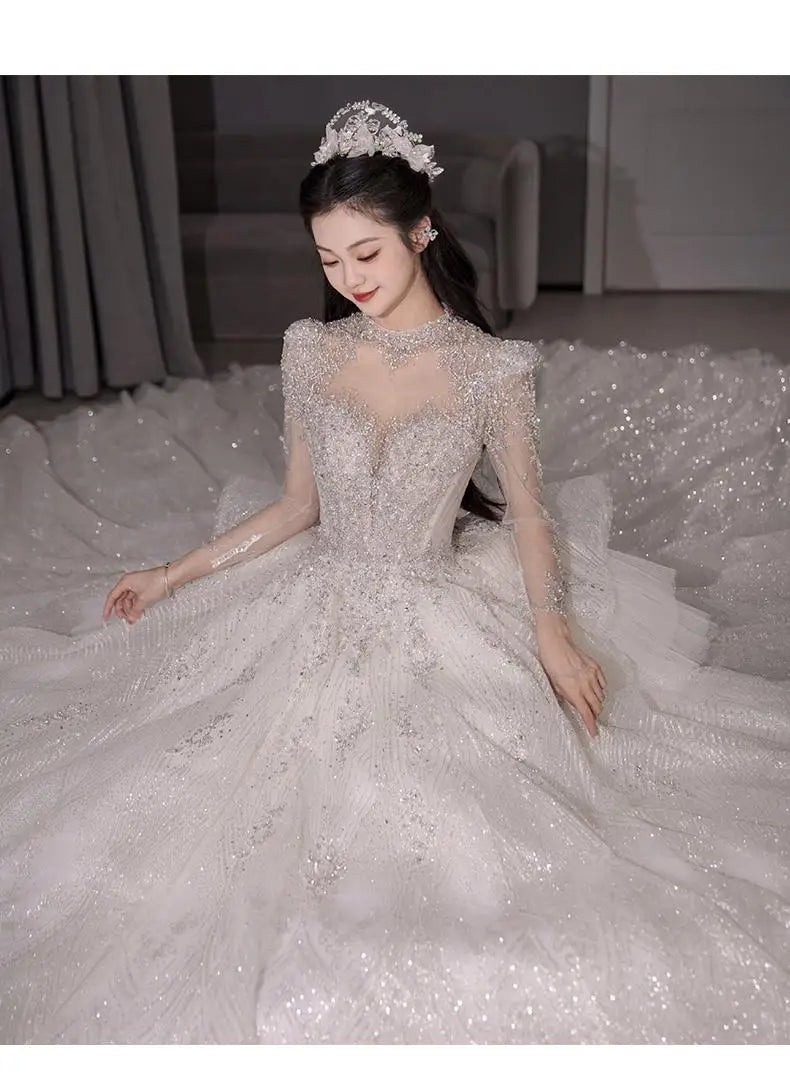 Long Sleeved Vintage Exquisite Wedding Dress Lace Appliques Beading Princess Ball Gown