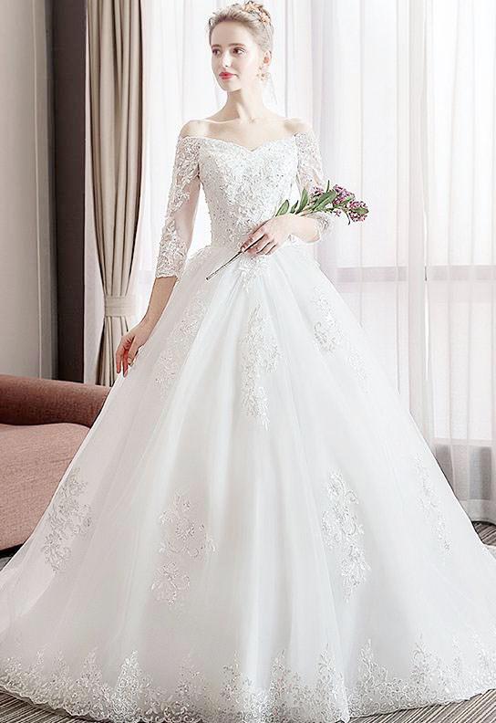 2023 Long Tail Half Sleeve Wedding Dress Princess Wedding Gown Lace V Neck Bridal Dress Plus Size