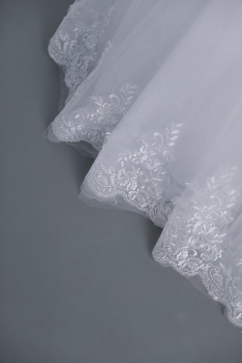 Off The Shoulder Plus Size Lace Wedding Dress Long Train Appliqes Pearls Bridal Tulle