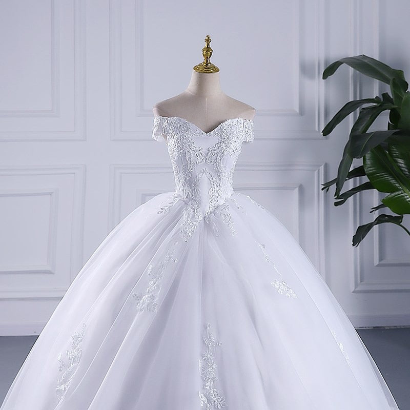Luxury Embroidery Short Cap Sleeves Sweep Train Lace Wedding Gowns