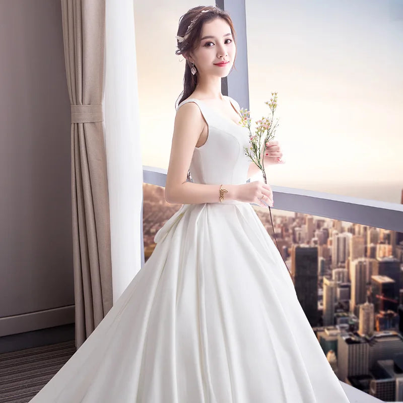 Vintage Square Collar Ball Gown Wedding Dresses Satin Simple Bride Dress With Bow Sleeveless