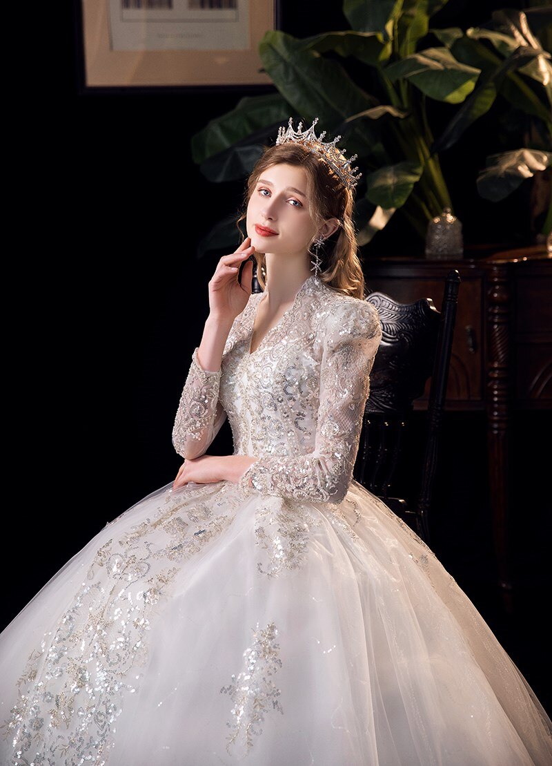 Luxury V Neck Long Sleeve Wedding Dress High Waist