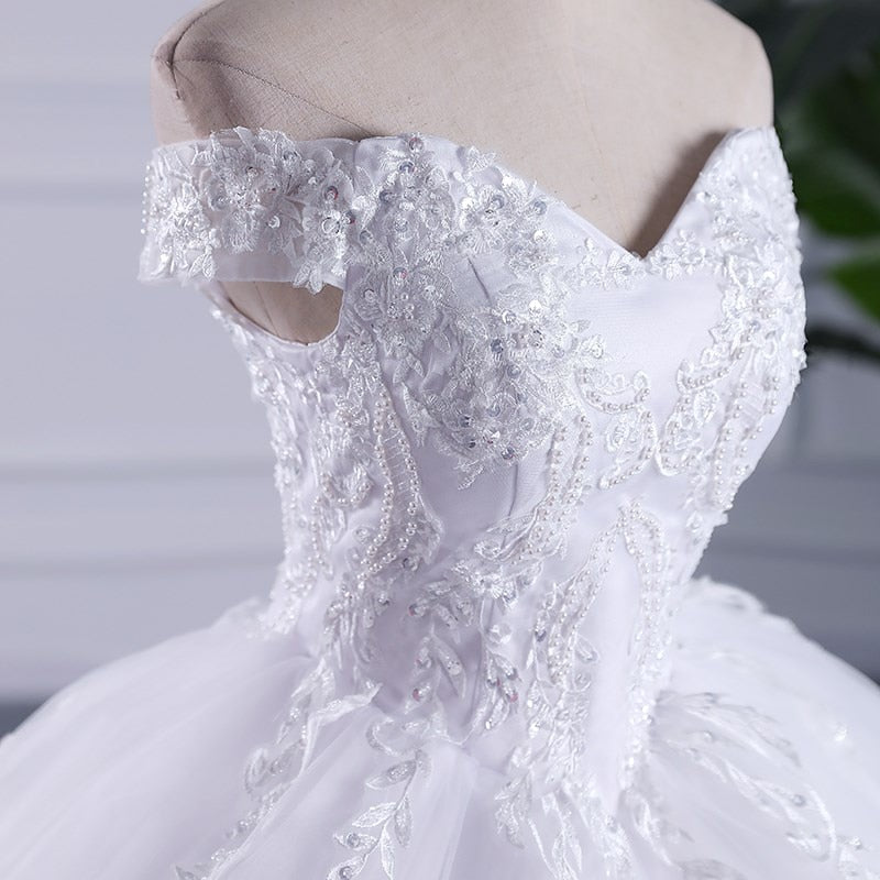 Luxury Embroidery Short Cap Sleeves Sweep Train Lace Wedding Gowns