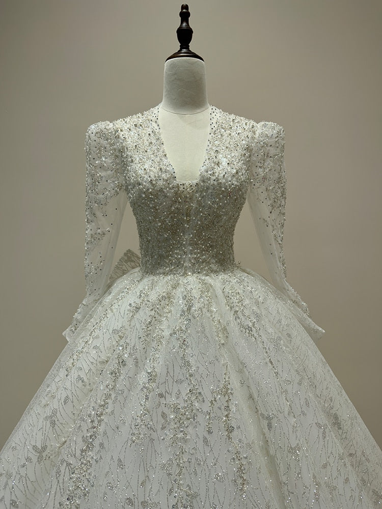 Long Sleeve Wedding Dress Sexy Deep V-neck Lace Applique Bridal Dress With A Bow