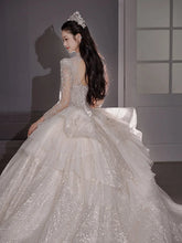 Load image into Gallery viewer, Long Sleeved Vintage Exquisite Wedding Dress Lace Appliques Beading Princess Ball Gown
