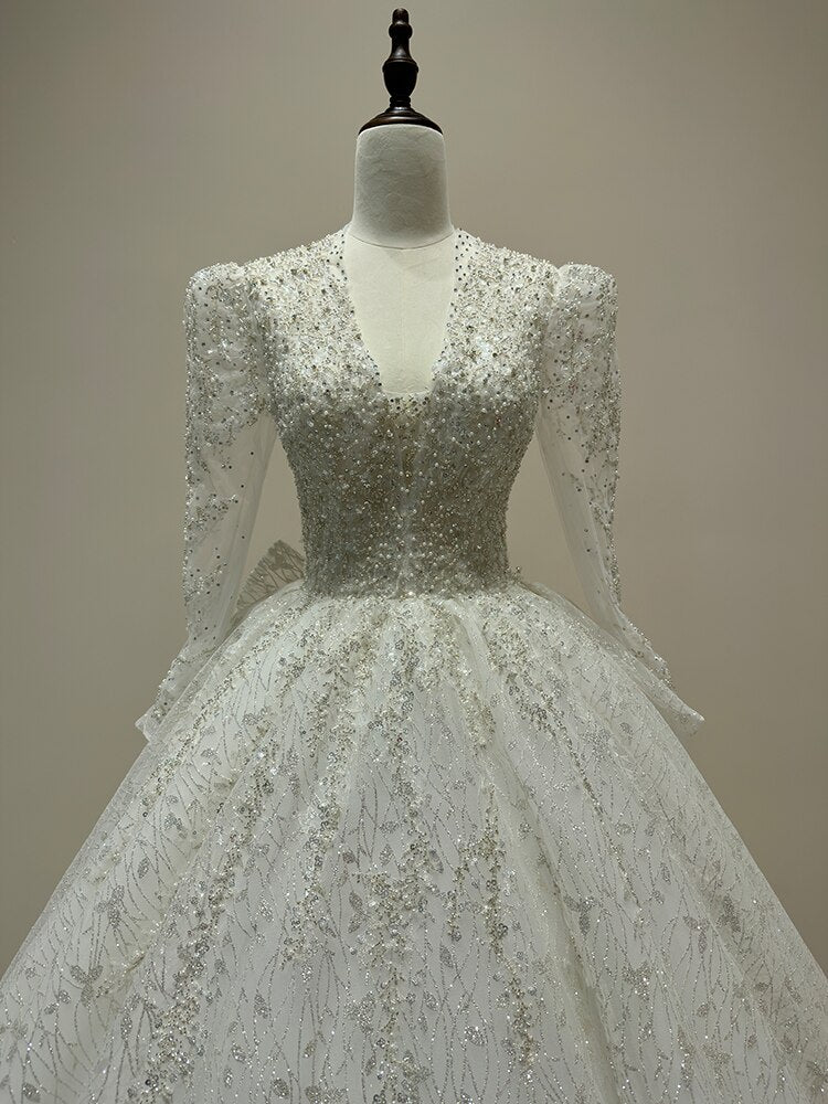 Long Sleeve Wedding Dress Sexy Deep V-neck Lace Applique Bridal Dress With A Bow