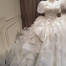 Load and play video in Gallery viewer, New bride senior texture luxury big tail French wedding dress
