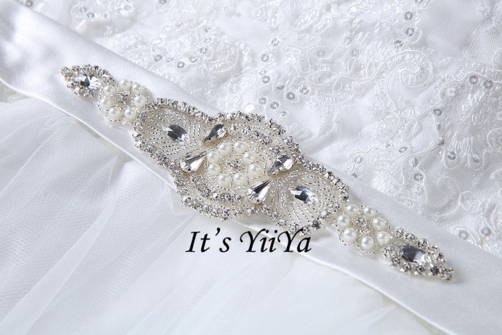 2017 New Arrival Free Shipping Off white Wedding dresses Boat Neck Bridal Ball gowns Half Sleeve Frocks Vestidos De Novia IY022