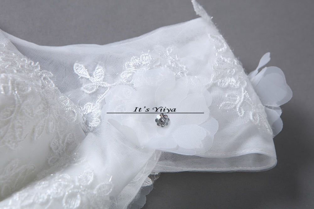 Free shipping 2017 new Bridal White wedding dress V-neck Flowers Lace up Princess Gowns Bride Frocks Vestidos De Novia HS221
