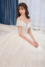 Load image into Gallery viewer, Off The Shoulder Wedding Dress Sweep Train Ball Gown Wedding Gown Vestido De Noiva Luxury Prinecess Bride Dress
