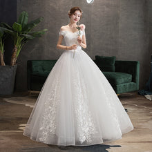 Load image into Gallery viewer, Wedding Dress 2023 New Sexy V-neck Ball Gown Princess Vintage Wedding Dresse Luxury Lace Wedding Gowns Plus Size
