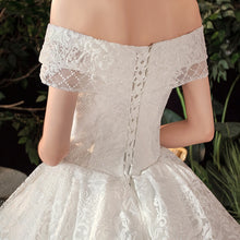 Load image into Gallery viewer, Elegant Boat Neck Wedding Gown With Train Princess Luxury Lace
