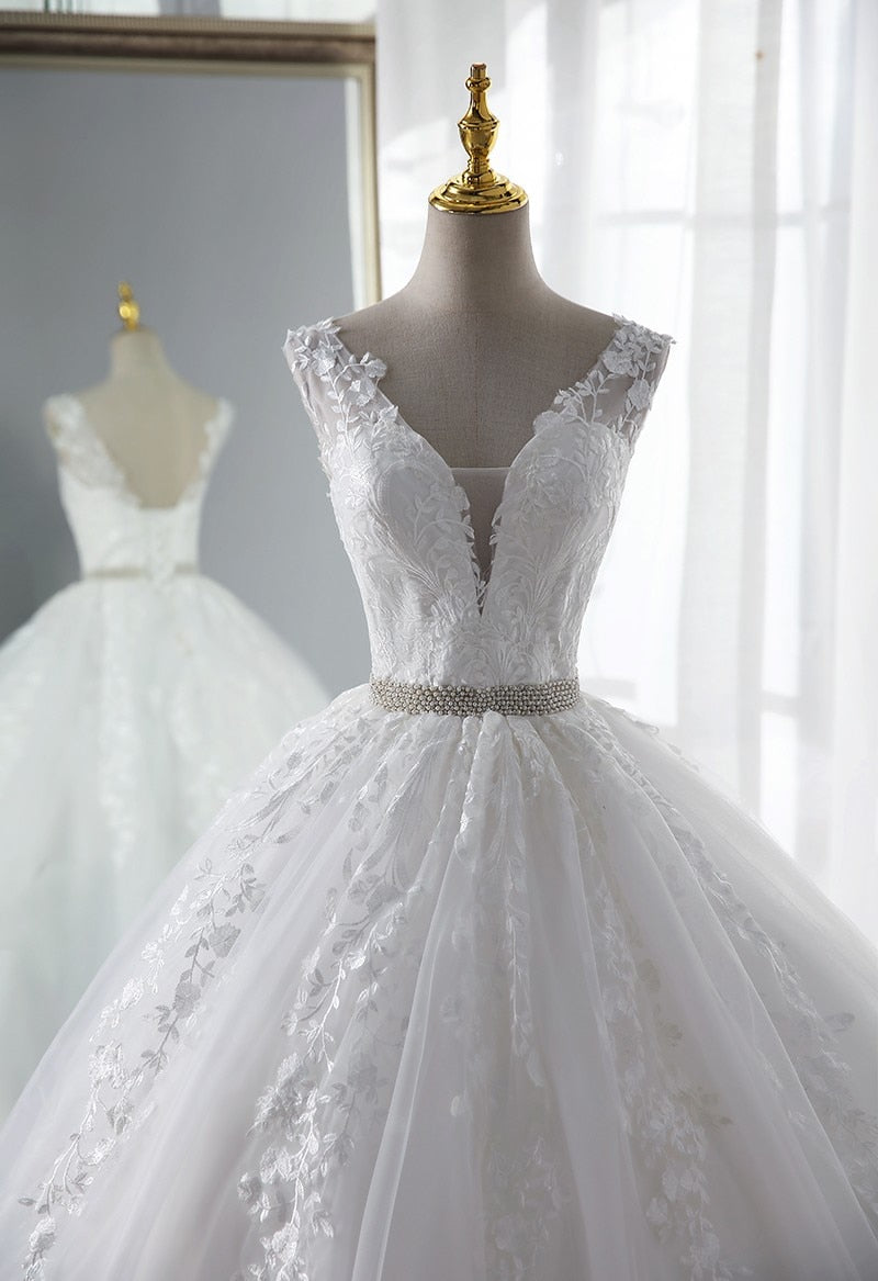 Lace Wedding Dress 2023 Classic V-neck Bridal Dress With Court Train