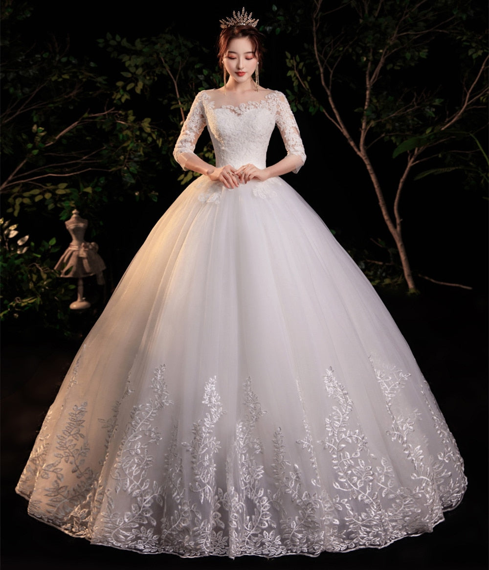 Half Sleeve Empire Illusion Wedding Dress For Pregnant Ball Gown 2023 Lace Embroidery