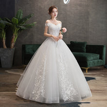 Load image into Gallery viewer, Wedding Dress 2023 New Sexy V-neck Ball Gown Princess Vintage Wedding Dresse Luxury Lace Wedding Gowns Plus Size

