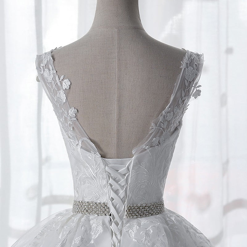 Lace Wedding Dress 2023 Classic V-neck Bridal Dress With Court Train