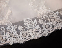 Load image into Gallery viewer, 2023 Lace Boat Neck Ball Gown Wedding Dresses Sweetheart Simple Princess Illusion Applique Bridal Gowns Casamento
