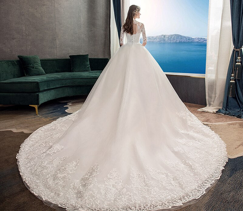Lace Embroidery Wedding Dress With Big Train 2023 High Neck Half Sleeve Wedding Gown Vintage Bridal Gown