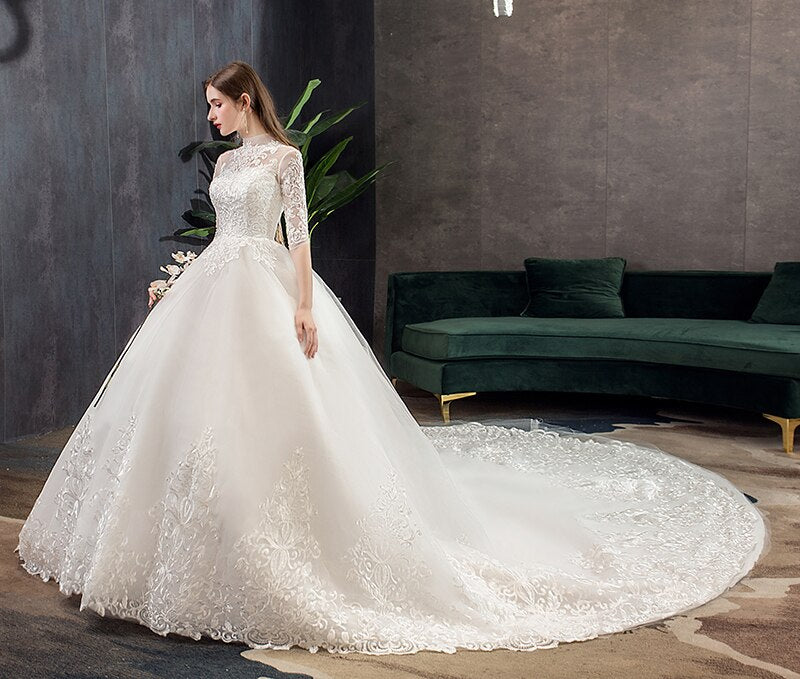 Lace Embroidery Wedding Dress With Big Train 2023 High Neck Half Sleeve Wedding Gown Vintage Bridal Gown