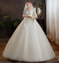 Load image into Gallery viewer, Classic O Neck Wedding Dress Beautiful Lace Princess Ball Gown Slim Half Sleeve Bridal Dress
