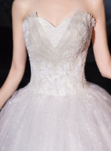 Load image into Gallery viewer, Strapless Elegant Lace Wedding Gown Princes
