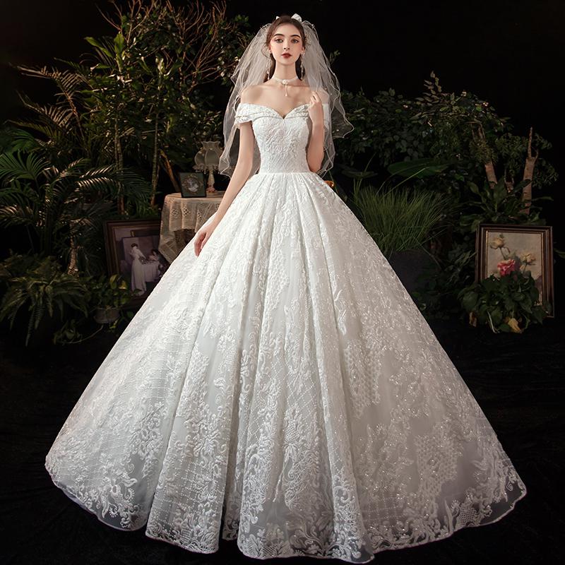 Elegant Boat Neck Wedding Gown With Train Princess Luxury Lace