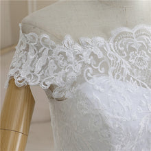 Load image into Gallery viewer, New Arrival Wedding Dress Sleeveless Organza Court Train Lace Up Ball Gown Off The Shoulder Princess Wedding Gown
