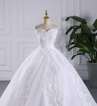 Load image into Gallery viewer, Lace Crystal Beaded Wedding Dresses New Plus Size Off The Shoulder Wedding Gown
