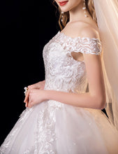 Load image into Gallery viewer, Wedding Dress Applique Plus Size Embroidery 2023 New Long Train Sweetheart Bride Dress
