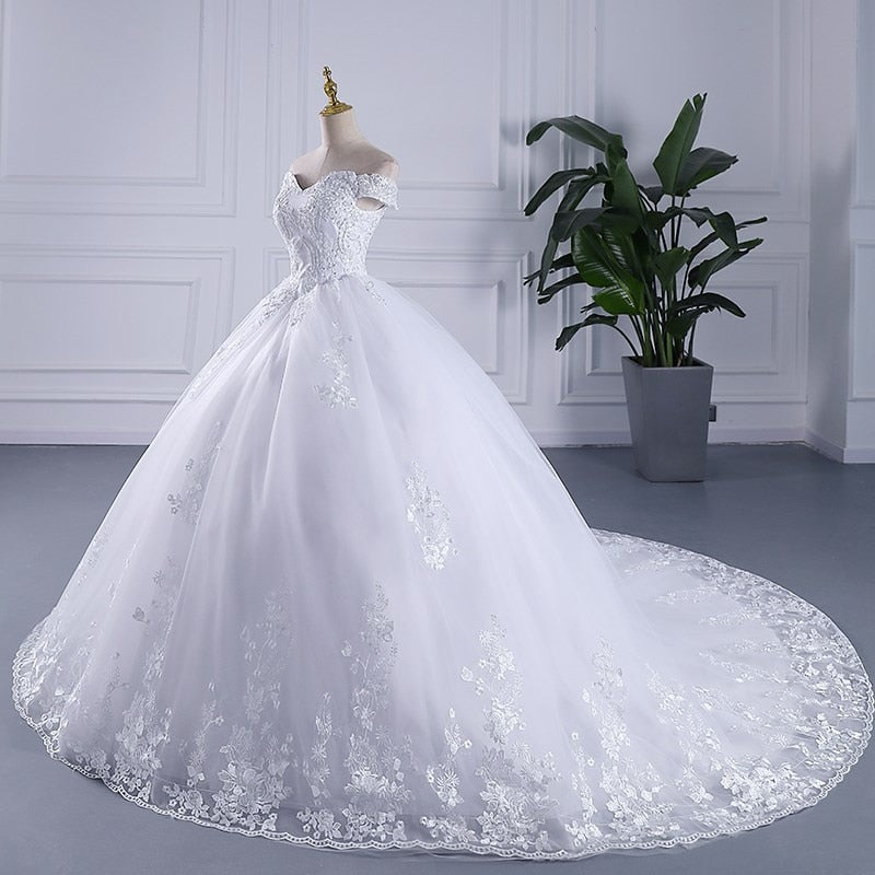 Luxury Embroidery Short Cap Sleeves Sweep Train Lace Wedding Gowns