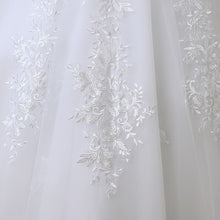 Load image into Gallery viewer, Luxury Applique Wedding Dress Off The Shoulder Lace Bridal Gown With Train Ball Gown
