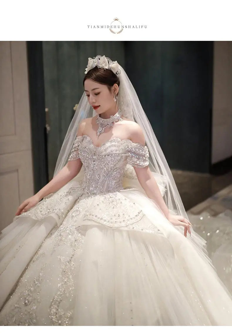 Luxury Wedding Dresses Witn Train Classic Boat Neck Wedding Ball Gown
